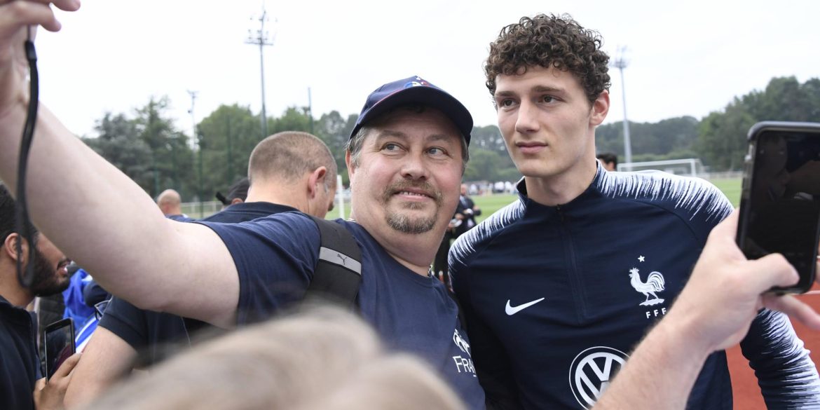 Comunio-Gerüchteküche: 50 Millionen für Pavard – Max im United-Fokus
